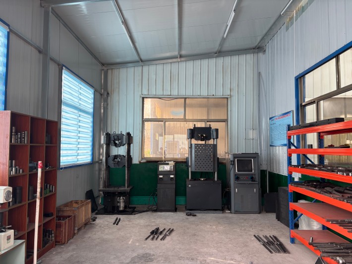 实验室.jpg 实验室.jpg